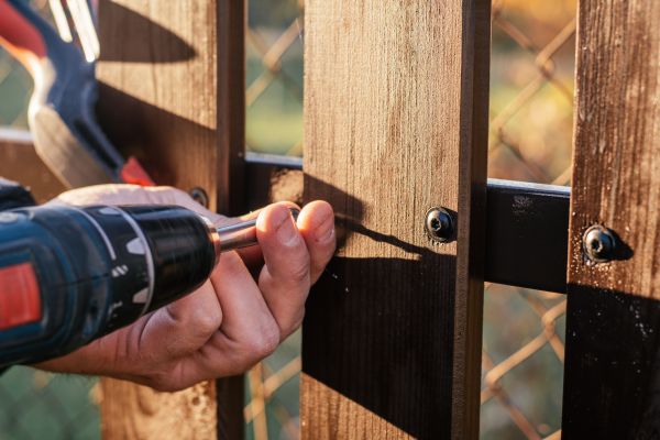 Fence Maintenance in Alexandria