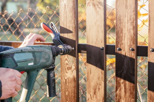 Wood Fence Maintenance in Alexandria